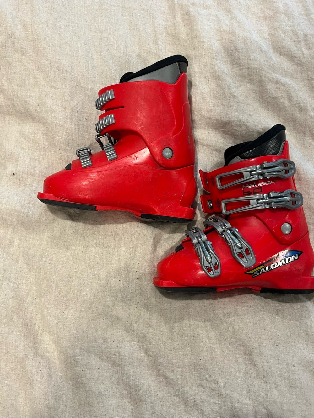 Salomon 20.0 Red Kids Ski Boots with Silver Buckle, 247 mm
